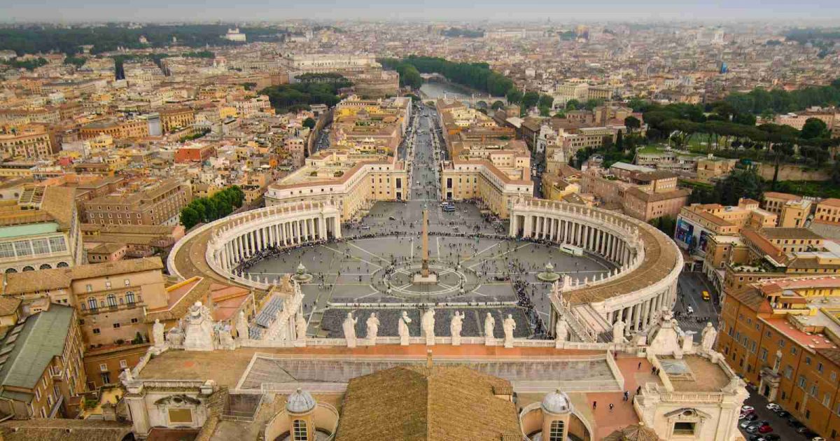 foto de roma y parte del vaticano por vista aérea